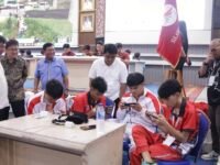 Gubernur Sulut Yulius Selvanus menyaksikan langsung final E-Sport Porprov Sulut 2025 dan menyatakan optimisme atlet Sulut mampu bersaing hingga tingkat PON. Pemprov siapkan dukungan dan pembenahan fasilitas.